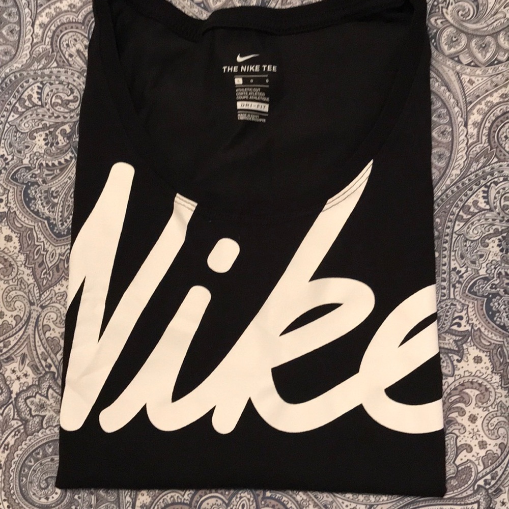 Black nike scoop neck short sleeve